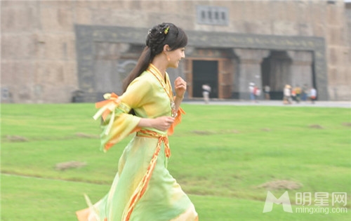 郑爽被尿憋急狂找<em>厕所</em> <em>助理</em>打掩护化解尴尬-郑