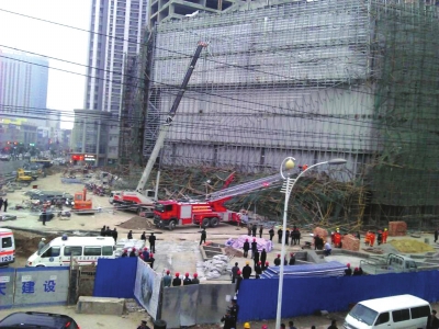 庆阳市西峰区一在建工地脚手架突然垮塌致2人