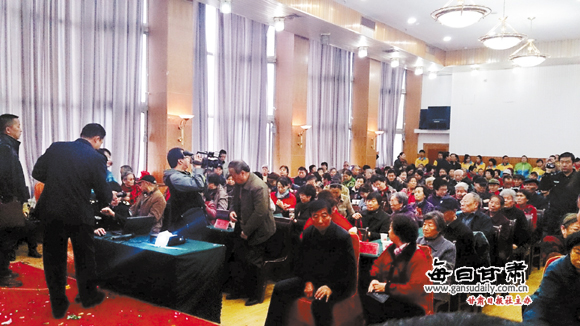 城关食药局联合公安查处细胞营养液冒充保健