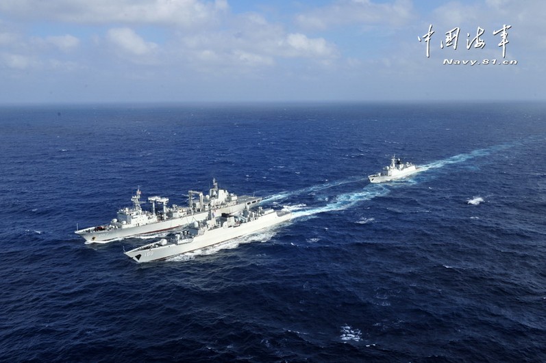 高清:军方公开海军三大舰队西太平洋演习照片