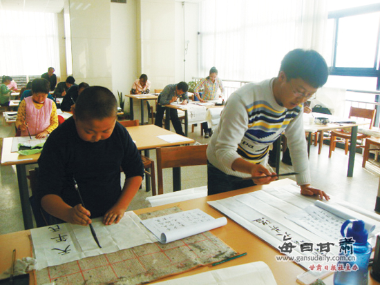 教育部中国书画等级考试在兰州城市学院举行(