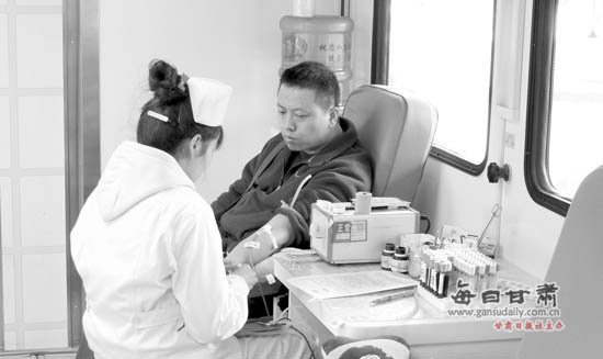 受严寒天气影响 兰州街头献血人群减少-图片新