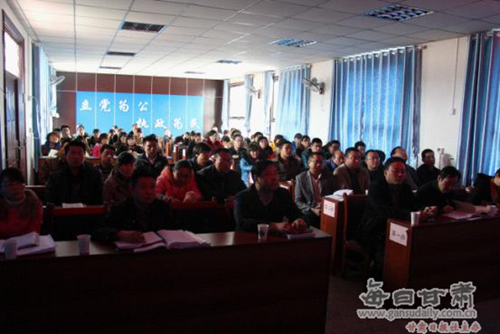 水川镇组织观看《苏联亡党亡国20年祭》-水川