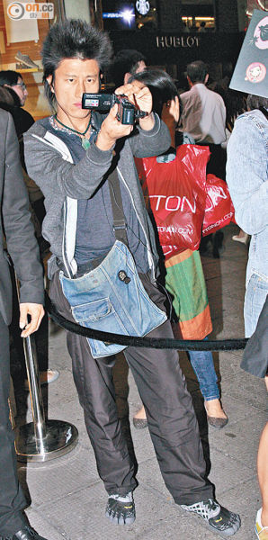 张柏芝赴活动获翻版谢霆锋支持 引芝迷害怕-张