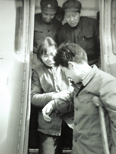 兰州三代票员讲述公交变迁 回忆公交车里的故