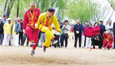 甘肃省第三届空竹比赛举行(图)