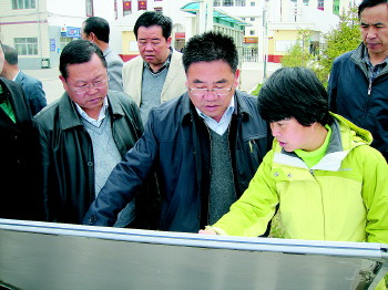 毛生武调研合作一中创建省级示范性普通高中工