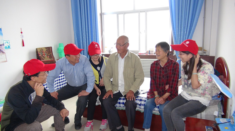 白银供电公司走进福利院开展青年志愿活动--每