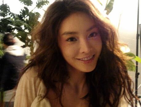 法院认定韩星张紫妍被迫陪酒 女方因潜规则自