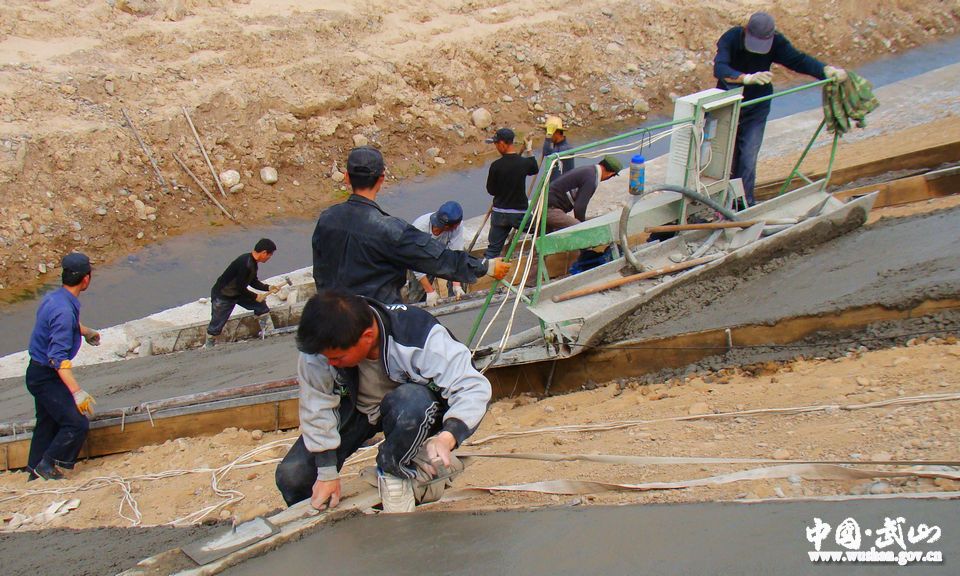 武山:渭河堤防建设为县城发展系上了安全带