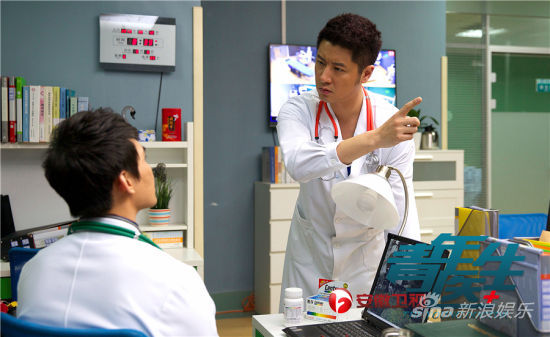 《 青年医生 》文章 片花 曝光 发狂咬任重-《 青年 