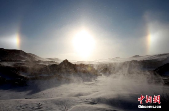 新疆风雪天气阿勒泰现幻日景观(图)-风雪|景观