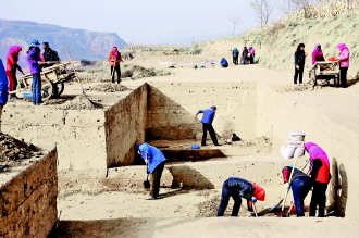 中国社科院考古研究所和清华大学对马家窑遗址