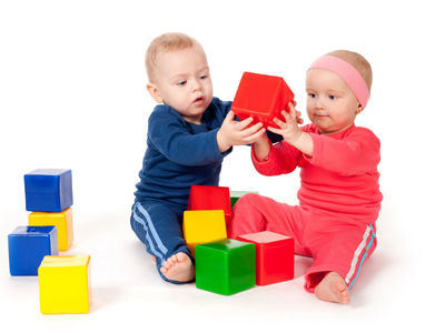 搭积木可以培养宝宝手眼协调-培养