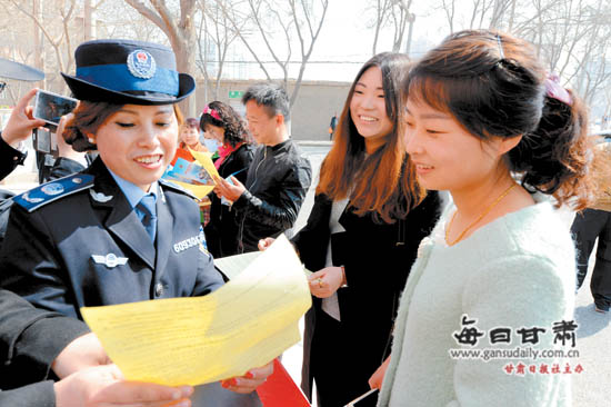 兰州市西固区执法局开展违法建设治理宣传月活