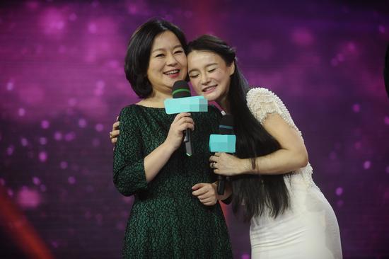 鞠萍节目助阵邹市明<em>爱妻</em> <em>穿</em>巫婆裙演后妈-鞠萍