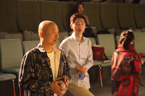 陈佩斯携儿子大愚排新戏:我替他紧张(图)