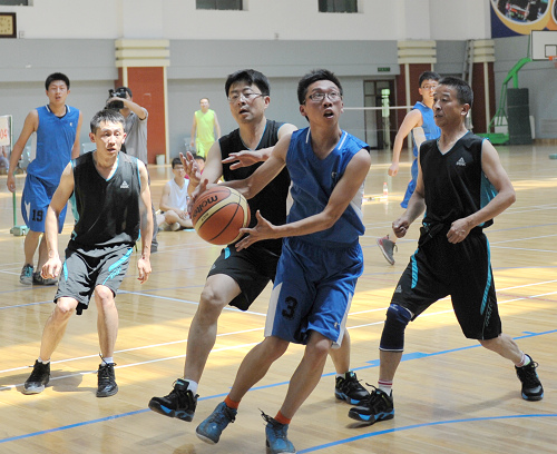 兰州供电公司29家基层分工会竞球技--每日甘肃