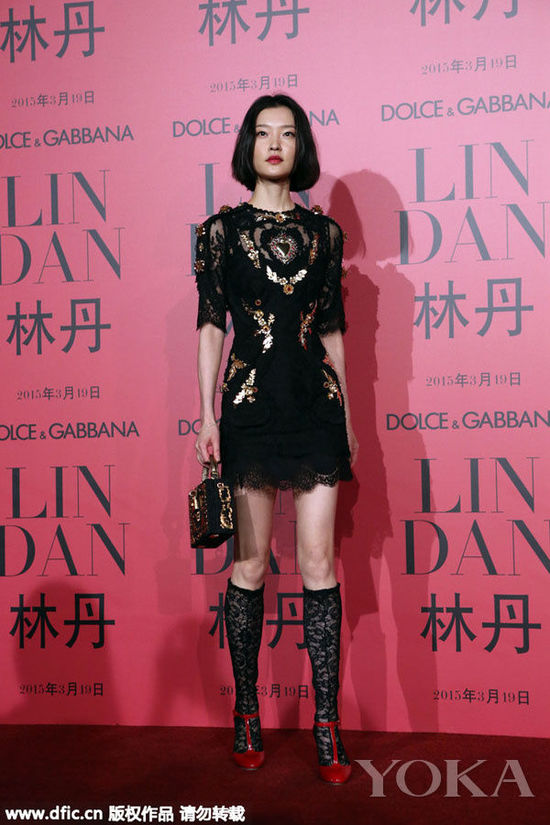 明星示范<em>蕾丝</em>裙如何穿得不LOW-<em>蕾丝</em>裙-每日甘