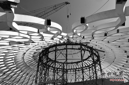 临夏民族大剧院钢结构网壳封顶-剧院-每日甘肃