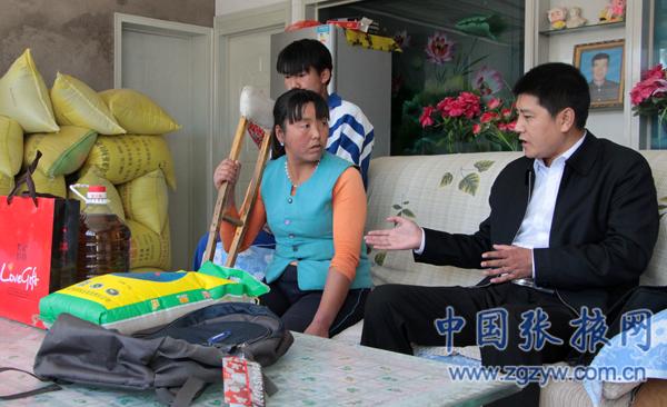 张掖手足创伤骨科医院看望慰问救人英雄李学涛