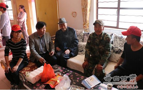 王岘镇开展九九重阳节送温暖志愿服务活动-