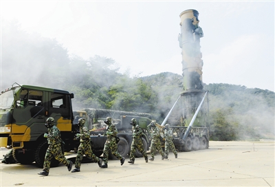 第二炮兵某导弹旅年终军事训练考核对抗贯穿全