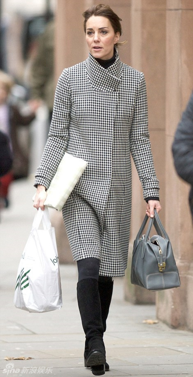 凯特王妃皮肤下垂显老态 发型凌乱随意