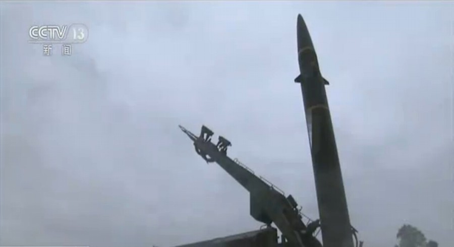 火箭军多支导弹部队新年踏雪出征展示大国长剑