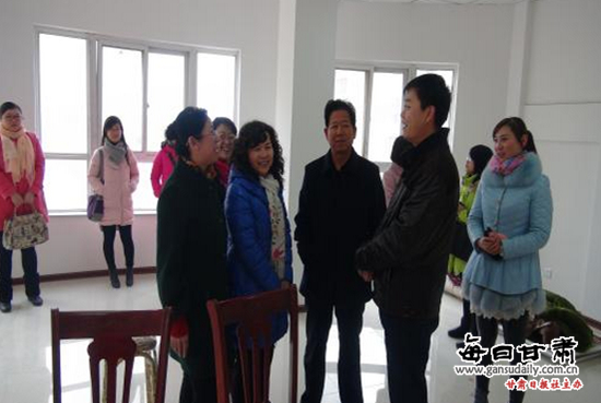 市妇儿工委督导组对王岘镇妇女儿童发展规划实