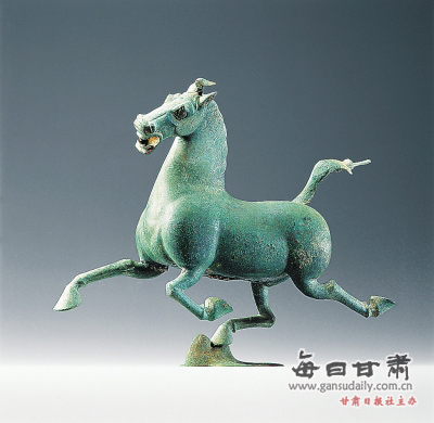 【镇馆之宝】铜奔马和铜车马仪仗队-镇馆之宝