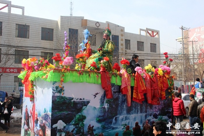 【秦安年味】秦安县莲花镇欢乐社火闹元宵--每