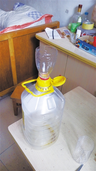 生活猪肚:居家塑料瓶巧做做法-生活妙招-每日甘藕炒妙招漏斗图片