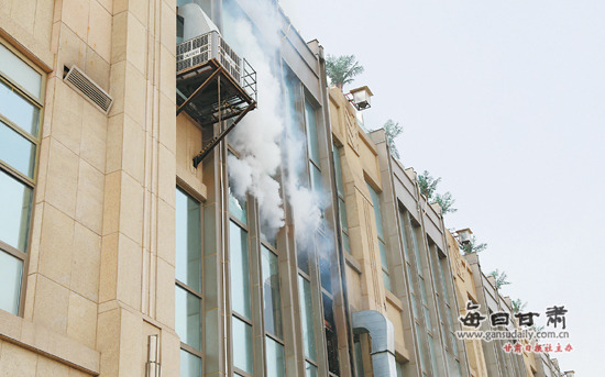 兰州南滨河路百慕翡丽KTV 昨日发生火灾-火灾