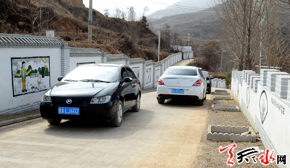 通村公路宽敞整洁.jpg 通村公路宽敞整洁.jpg