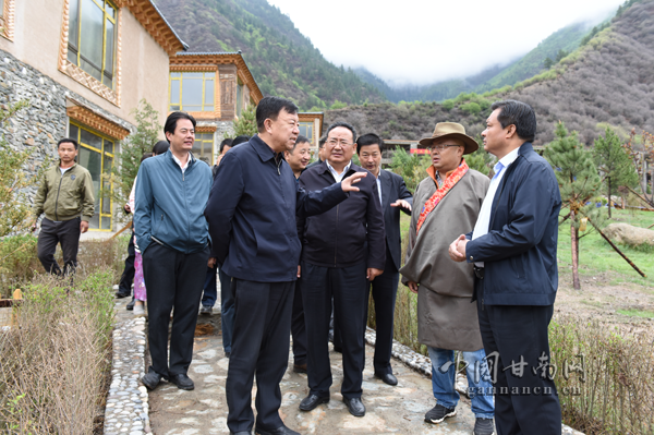 俞成辉赵凌云督查调研迭部县环境卫生整治生态文明小康村建设和文化