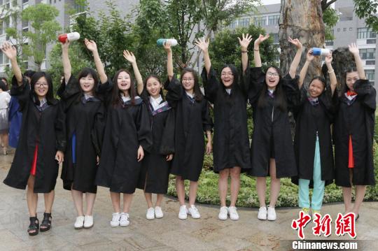 中国药科大学毕业生深埋时光胶囊相约未来-