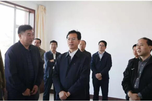 庆阳市委副书记,市长贠建民在调研西峰城区供热改造工程建设时强调