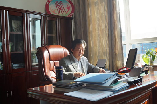 兰州市西固区第二小学校长马国荣