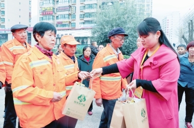 南光明公益联合会携手爱心企业开展公益活动-