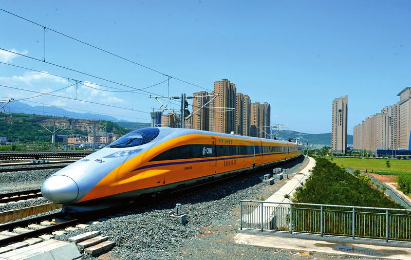 高速综合检测列车驶入宝鸡南站-国内-每日甘肃