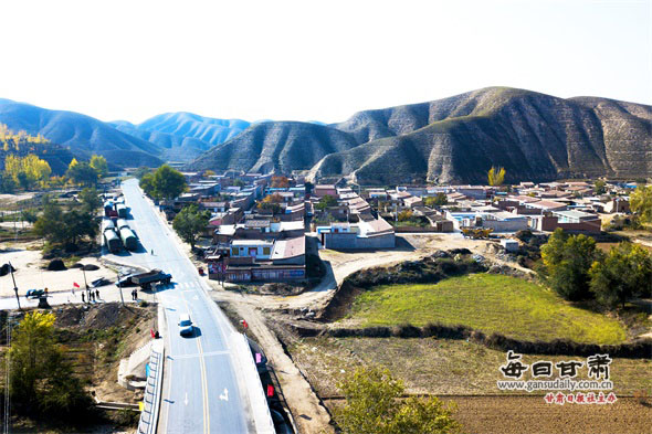 中龙公路铺就永登县土门.