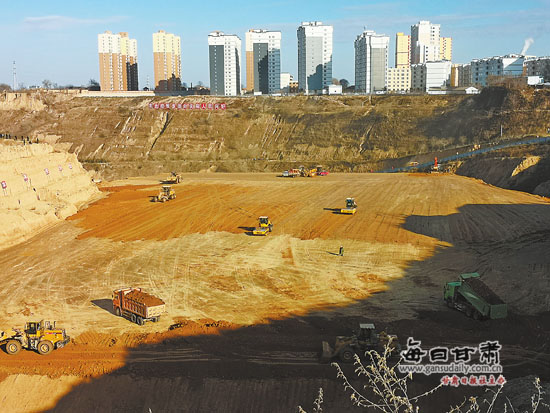 【图片新闻】正在施工的庆阳西峰区火巷沟滑坡