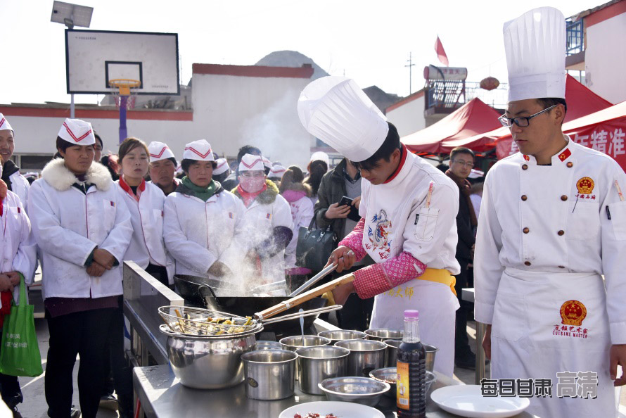 皋兰什川镇:厨师培训"走俏"乡村 村民笑称除夕家宴要露一手