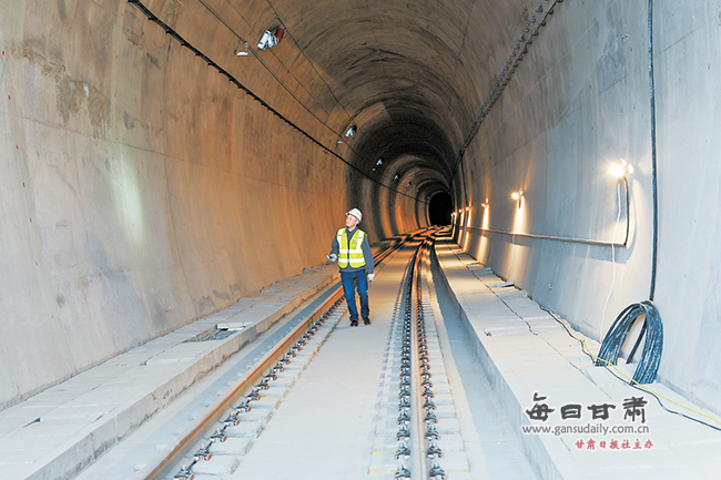 奋力赶超写新篇--酒泉市上半年经济社会发展综