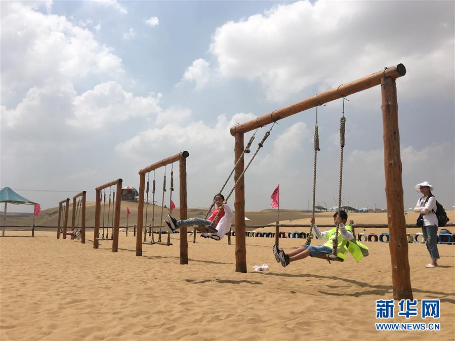 (新华全媒头条·在习近平新时代中国特色社会主义思想指引下——新时代新作为新篇章·图文互动)(11)绿富同兴画卷在沙海中铺展——库布其沙漠生态治理纪实