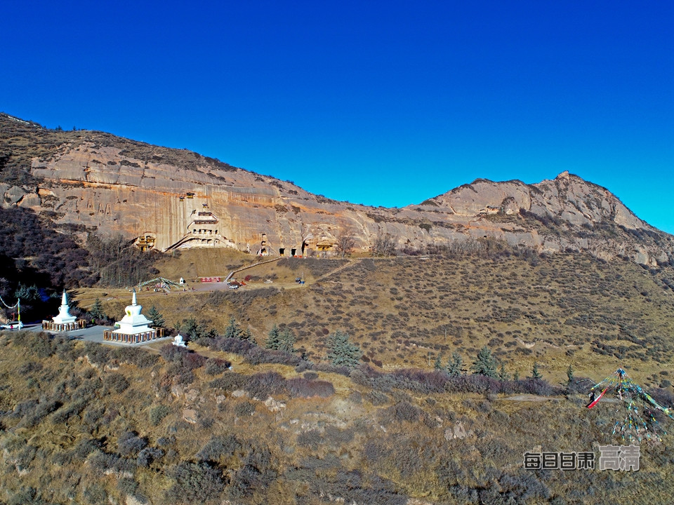 航拍马蹄寺1.jpg