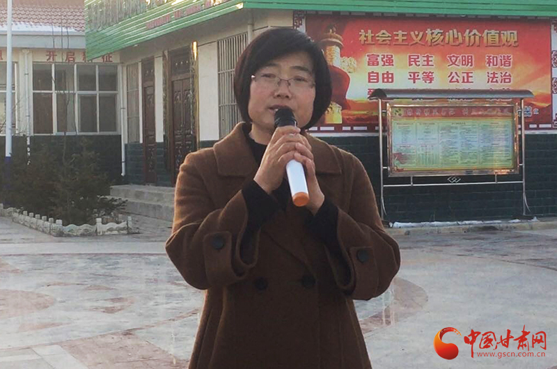 崆峒区委常委,宣传部长张晓红介绍全区牛产业发展情况
