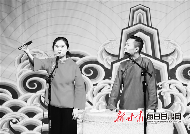 【看点】兰州金城德艺坊有个小女生 相声说得