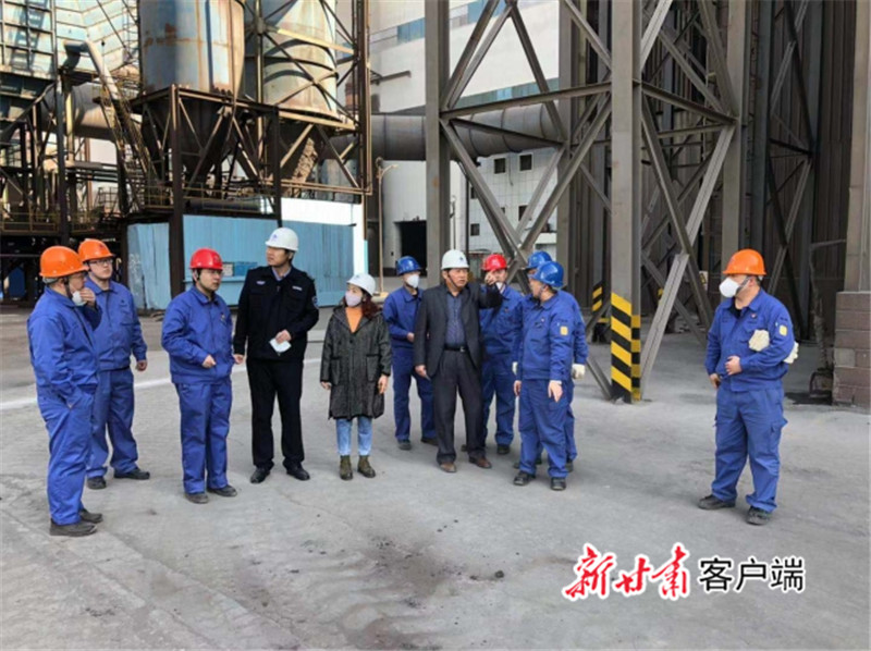 环保专家深入企业“把脉问诊”、出具“诊断意见”_副本.jpg 环保专家深入企业“把脉问诊”、出具“诊断意见”_副本.jpg